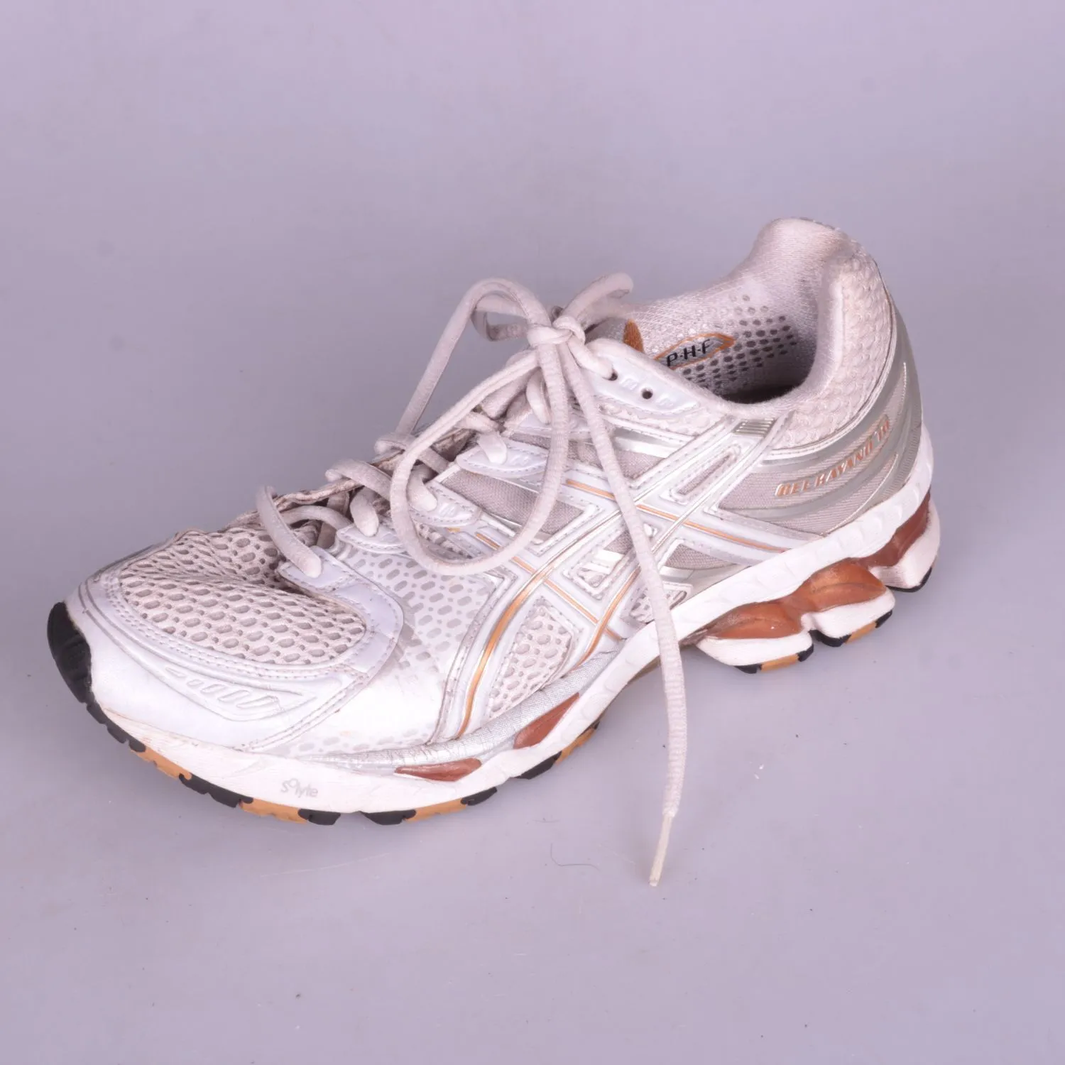 кроссовки ASICS